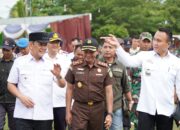 PJ Bupati Tubaba Tinjau Langsung Proses Pemungutan Suara di Beberapa TPS