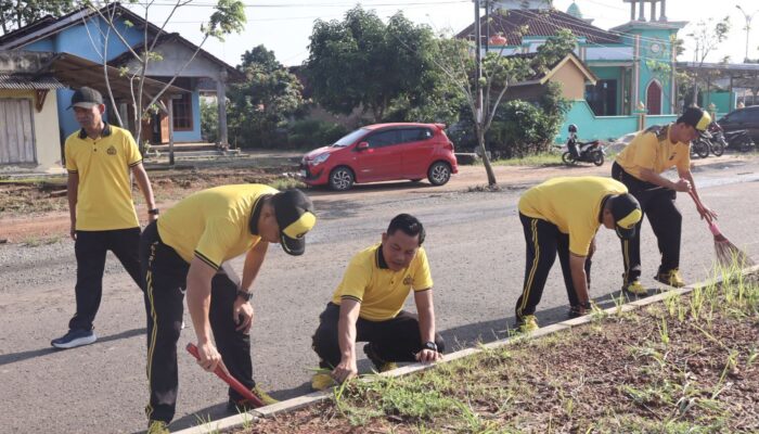 Polres Tubaba Bersama Pemkab Setempat Gelar Gerakan Asri Dalam Menyambut HUT Tubaba ke-17