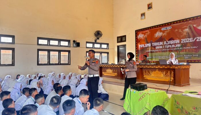 Tingkatkan Keselamatan Berlalu lintas, Satlantas Polres Tubaba Laksanakan Program Police Goes To School di SMAN 1 Tumijajar